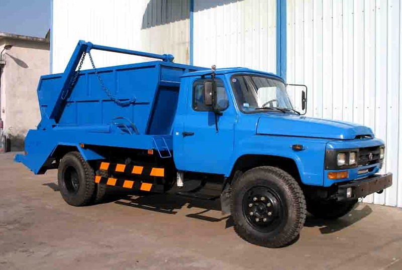 東風(fēng)140擺臂式垃圾車(chē)