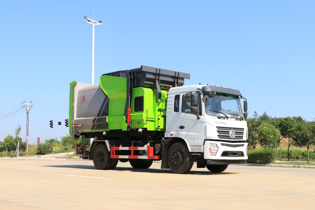 東風專底勾臂式垃圾車