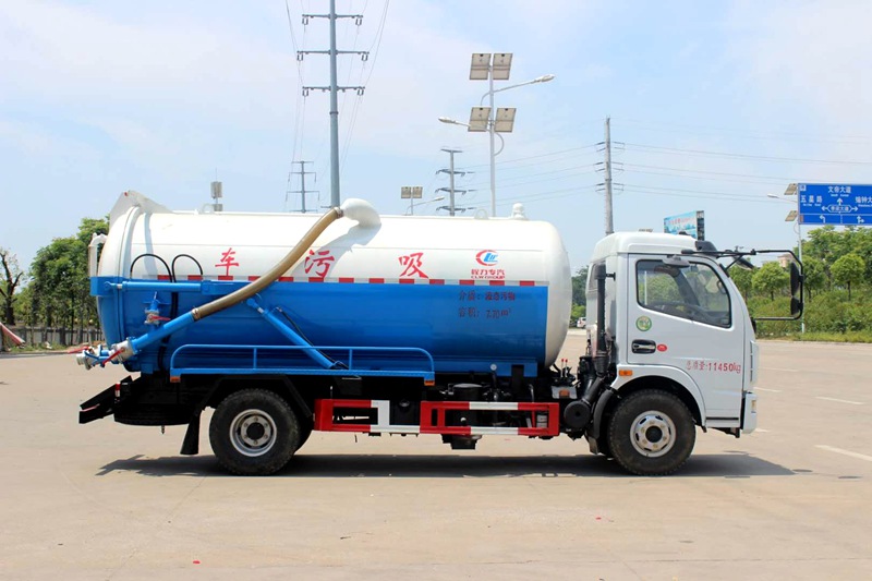 大多利卡吸污車