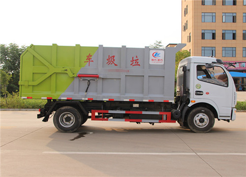 大多利卡對(duì)接式垃圾車