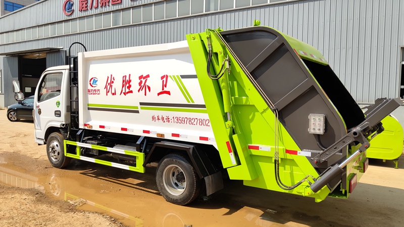 東風小多利卡壓縮式垃圾車