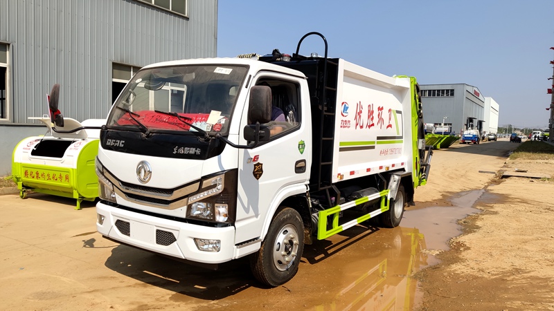 東風小多利卡壓縮垃圾車